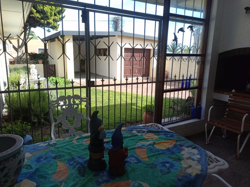 4 Bedroom Property for Sale in Gansbaai Central Western Cape
